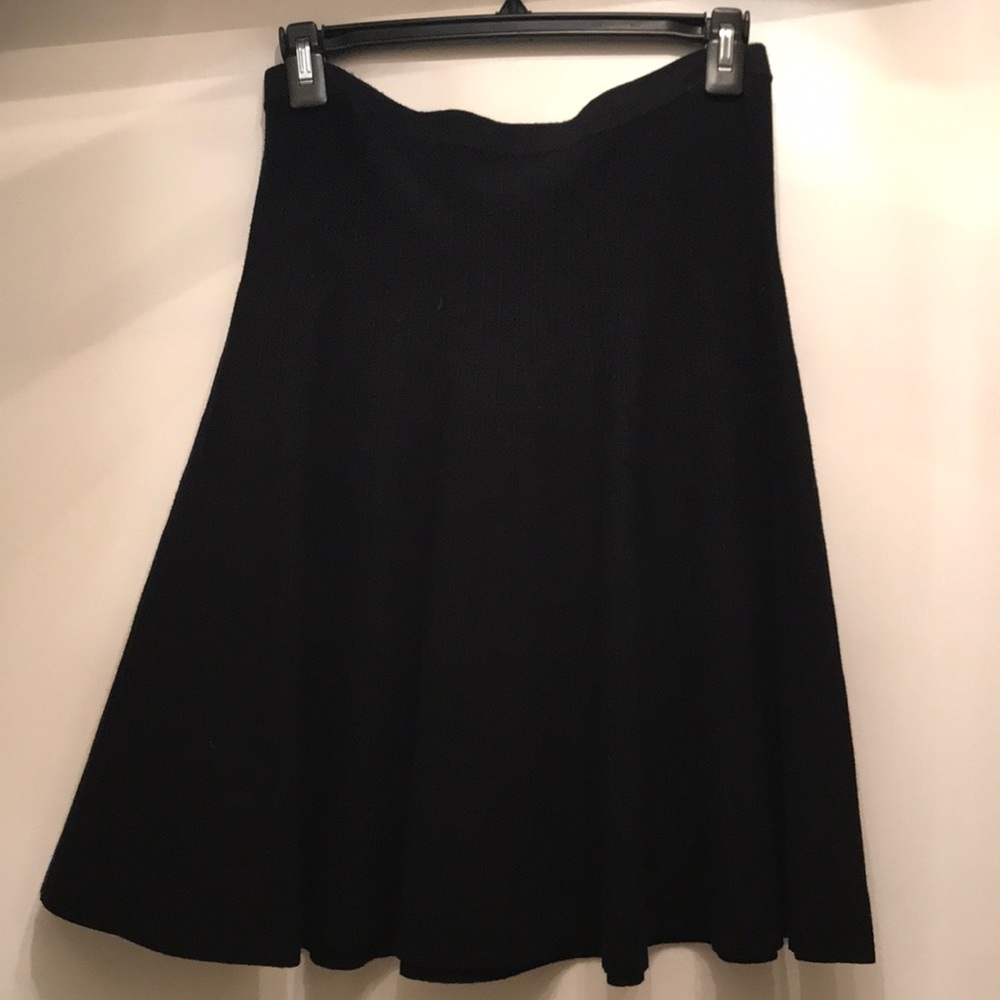 BCBG MAXAZRIA A-line knit skirt. Size Medium.